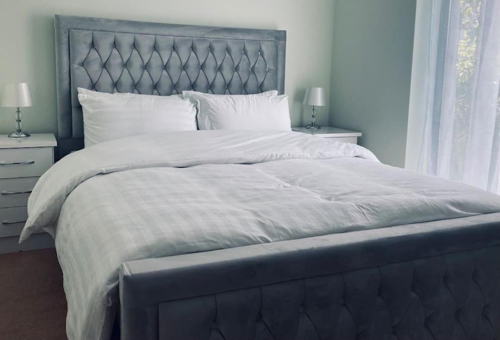 Ormeau Road Stylish Double Bedroom Luxury Apartment Белфаст Экстерьер фото
